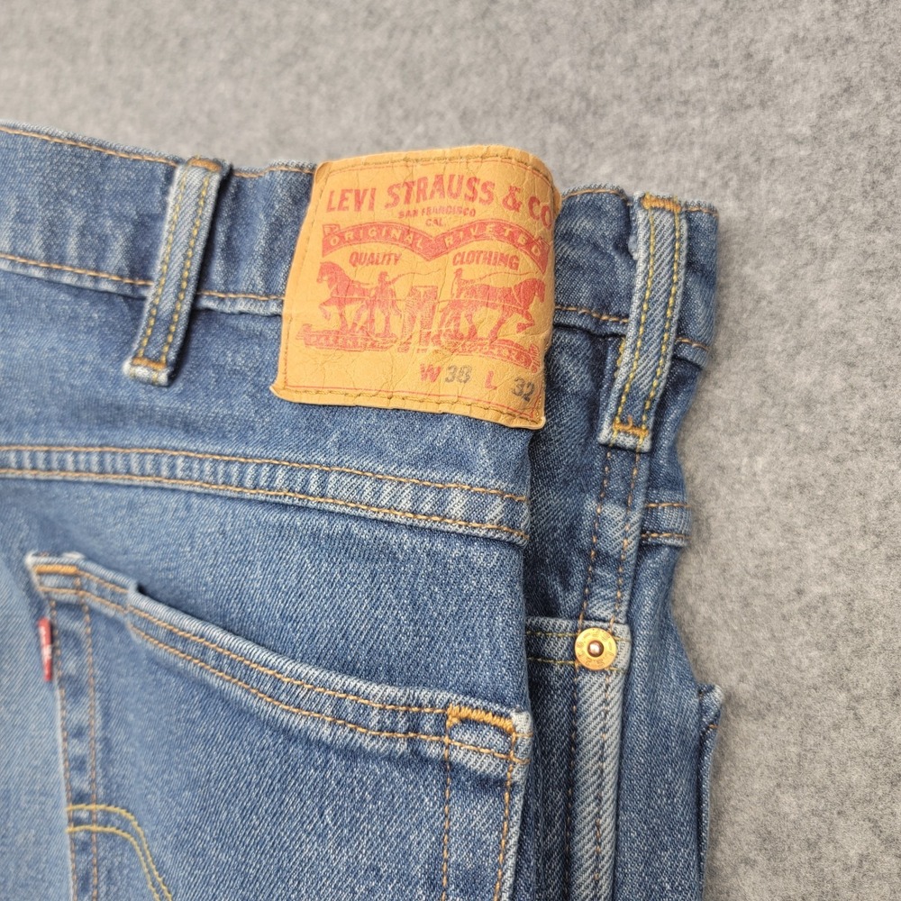 Levis Jeans Mens 38x32 Regular Fit Straight Leg Light Wash Blue 505 500 Series - Picture 4 of 11